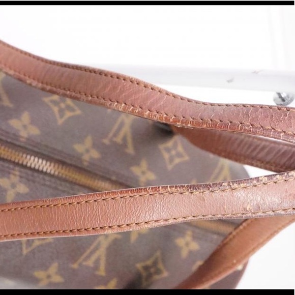 PRE-OWNED LOUIS VUITTON VINTAGE MONOGRAM PAPILLON - Picture 5 of 8